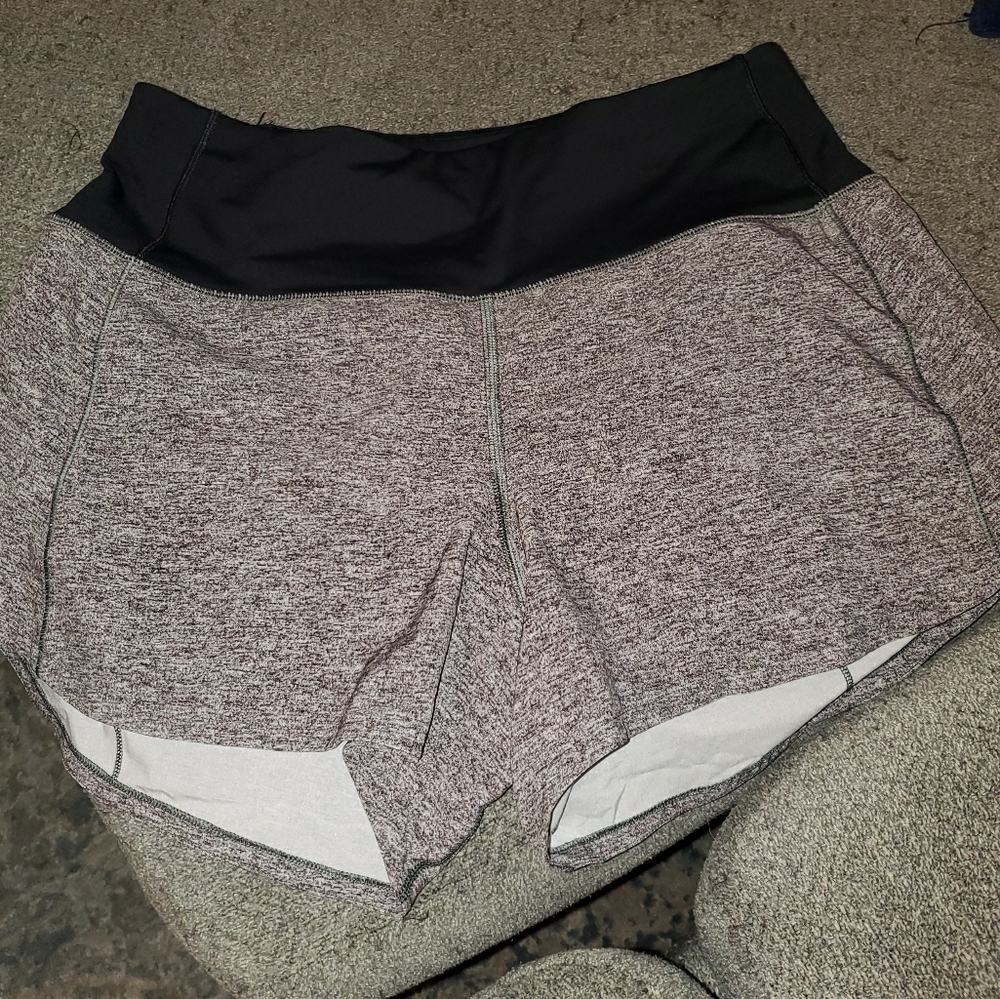 Lululemon Speed Up High-Rise 4 inch shorts